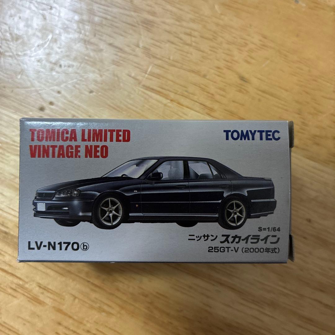 トミカリミテッドヴィンテージネオ ニッサン スカイライン R34 黒