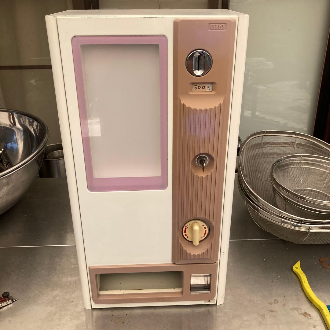 ガチャ機　カードガチャ　手動式自動販売機　ダイト