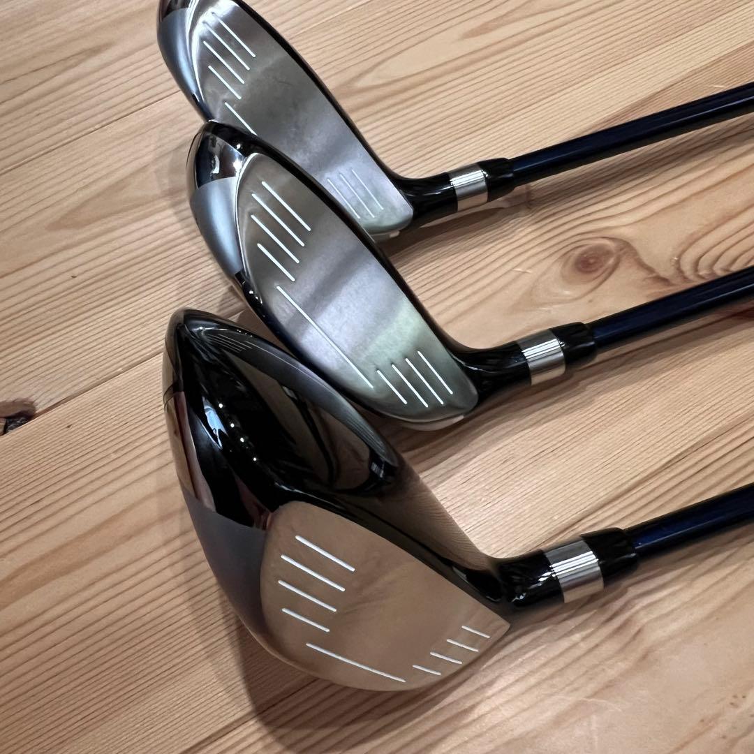 TOURSTAGEのViQゴルフバッグとゴルフクラブ13本セット