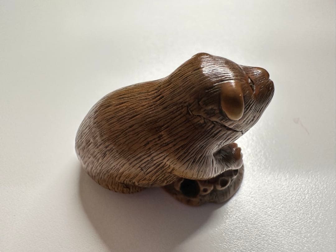 カワウソの根付(netsuke) 正信銘　木製　江戸時代