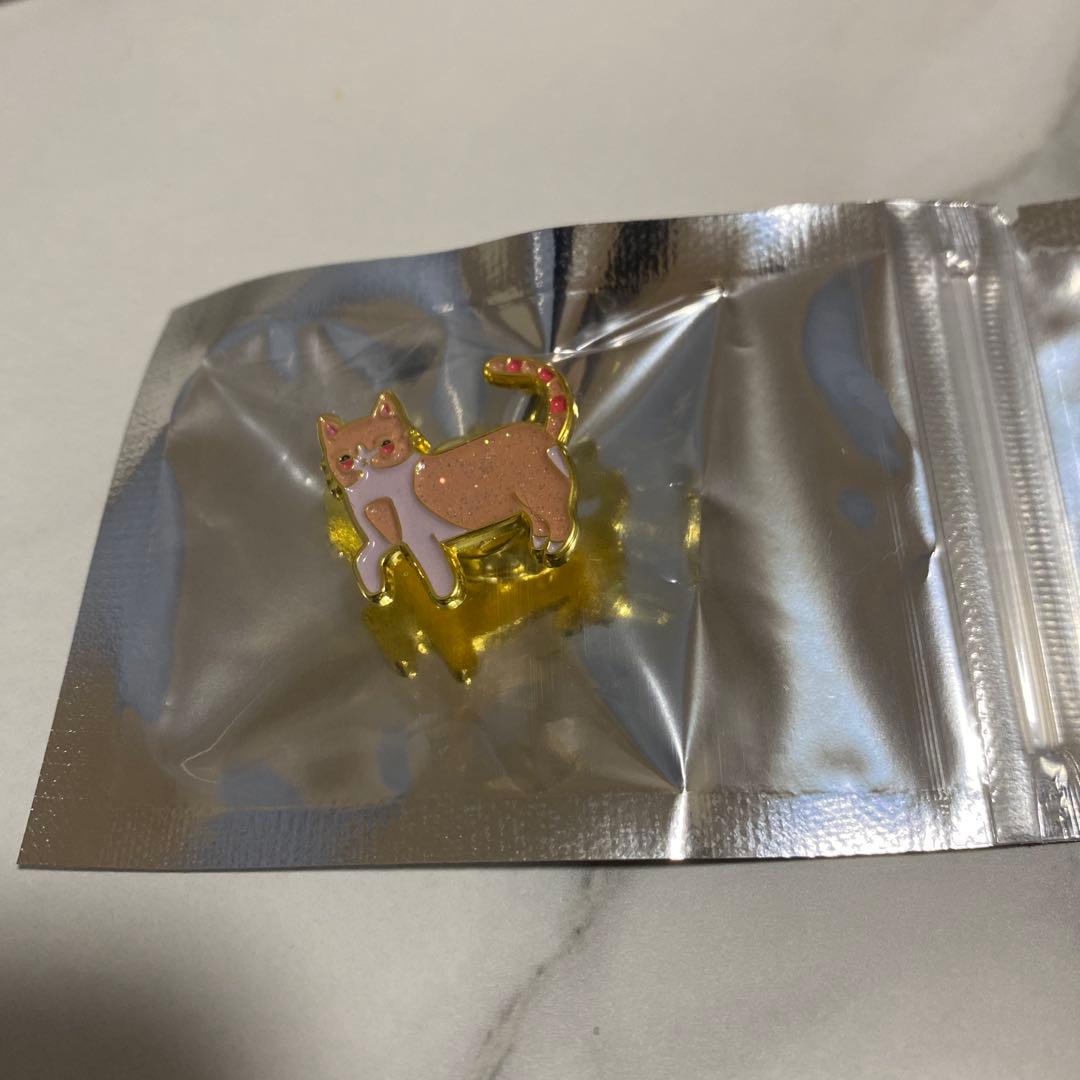 ずとまよ　スナネコ ガチャ ラメ入りピンズ ずっと真夜中でいいのに。