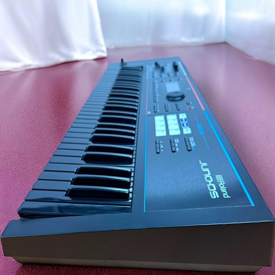 美品 希少限定カラー ローランド JUNO-DS61B 61鍵盤 シンセサイザー