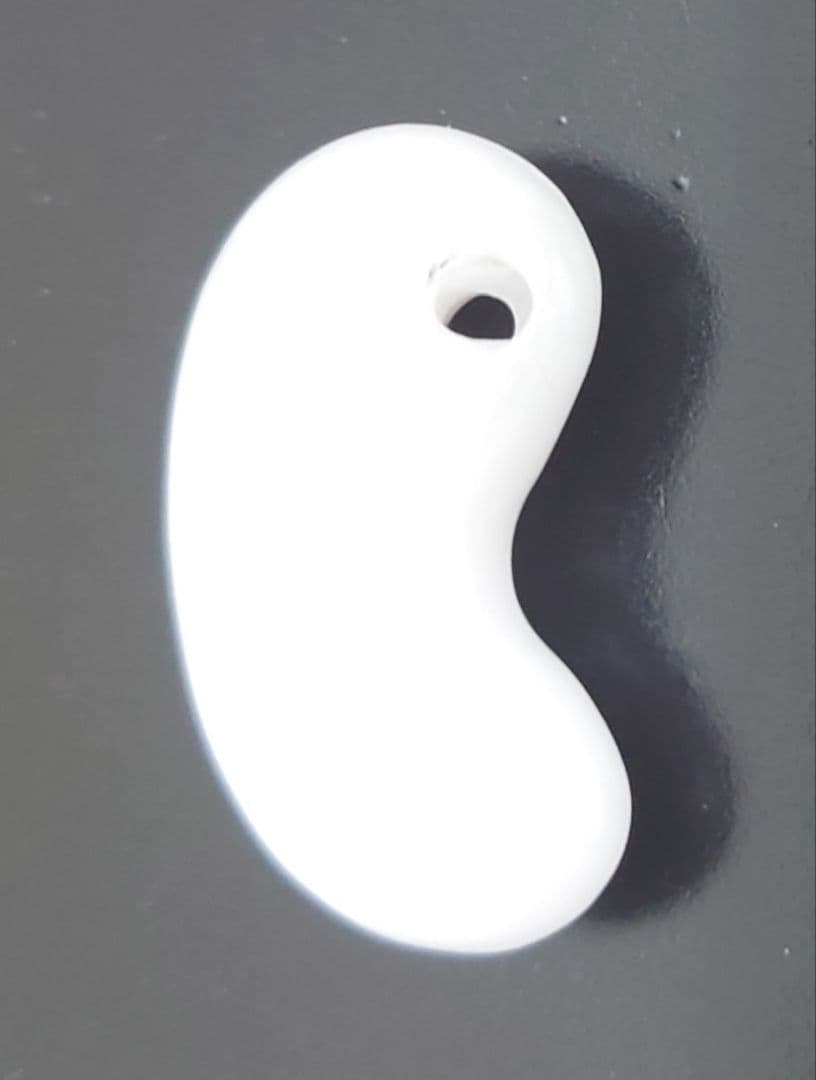 糸魚川翡翠　勾玉 　高純白