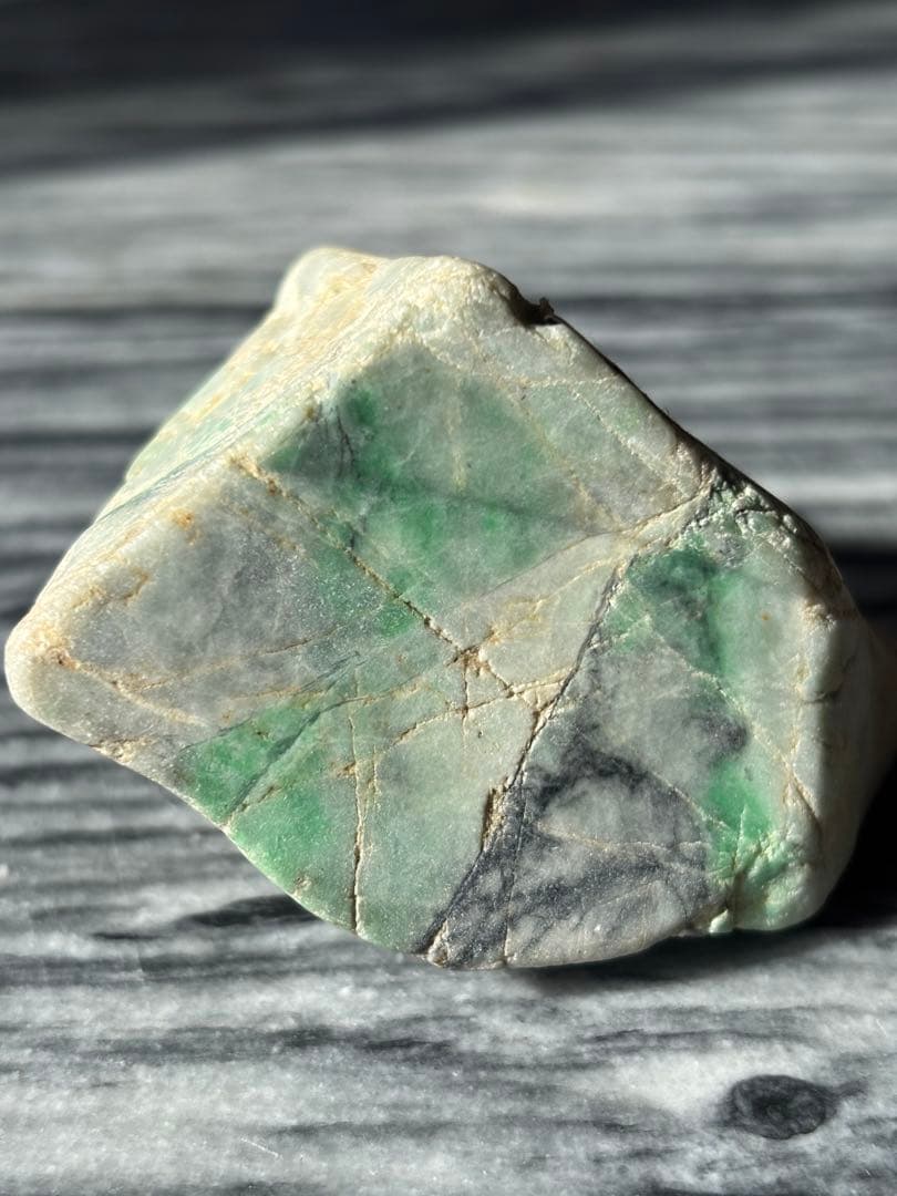 翡翠 ヒスイ 原石 鑑賞石 自然石 誕生石 鉱物 鉱石 水石