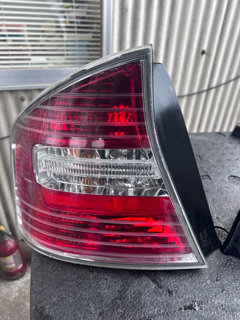 スバル　レガシィ　テールランプ　右左セット　一台分