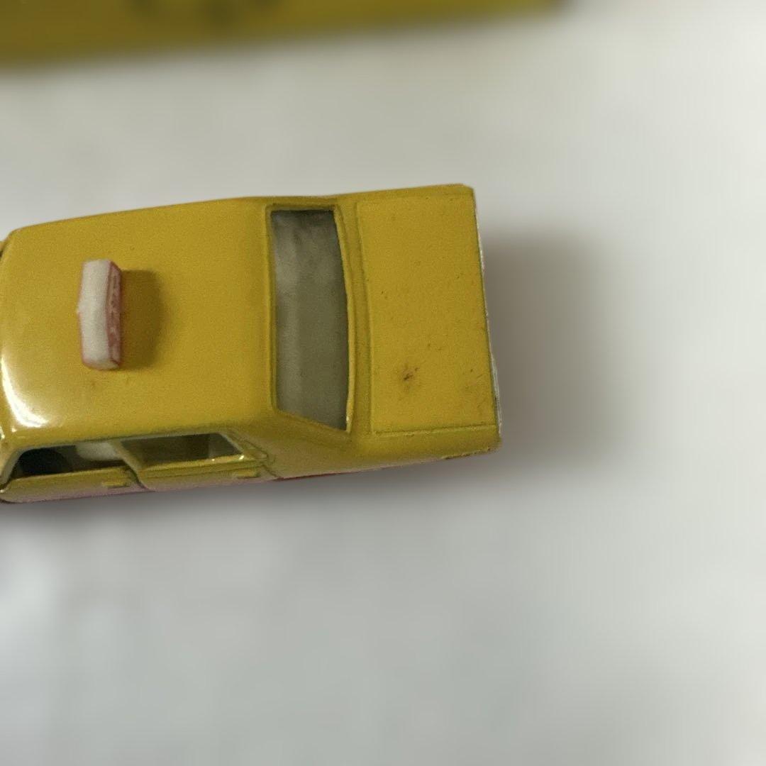 トミカ黒箱No.28TOYOTA クラウン　タクシー ヴィンテージ