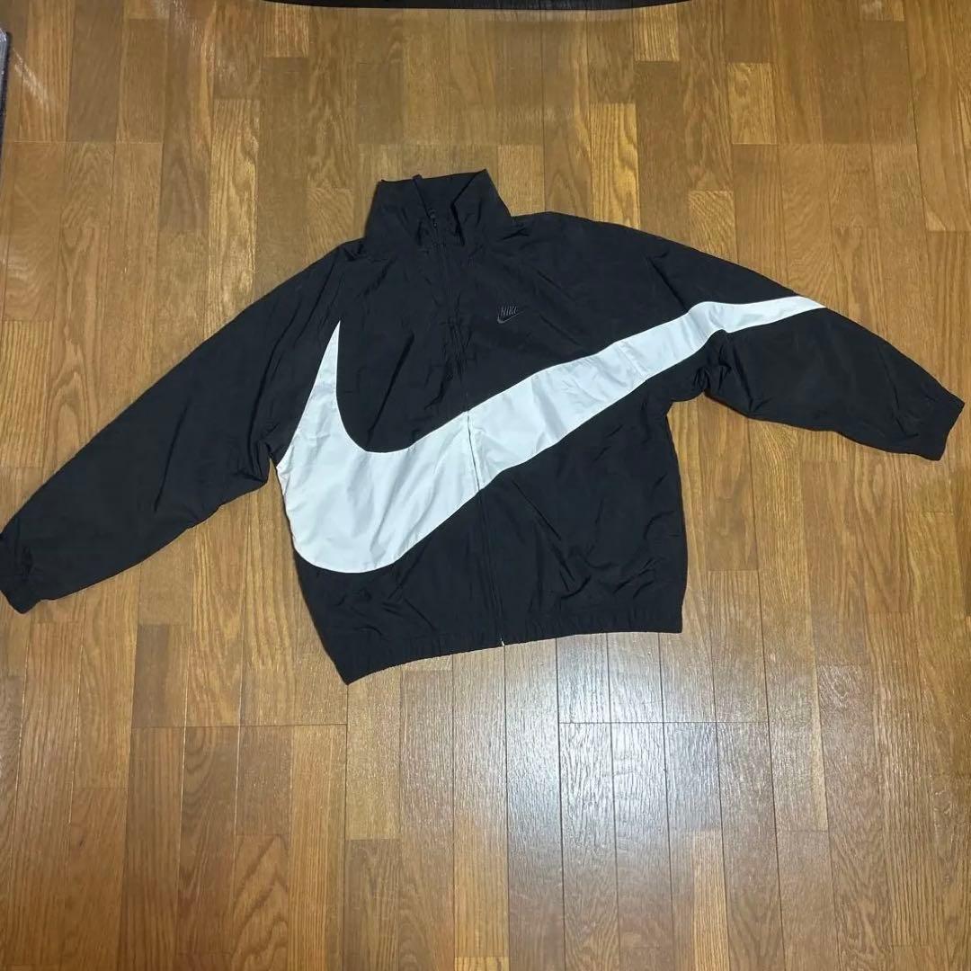 NIKE 黒 ウィンドブレーカー