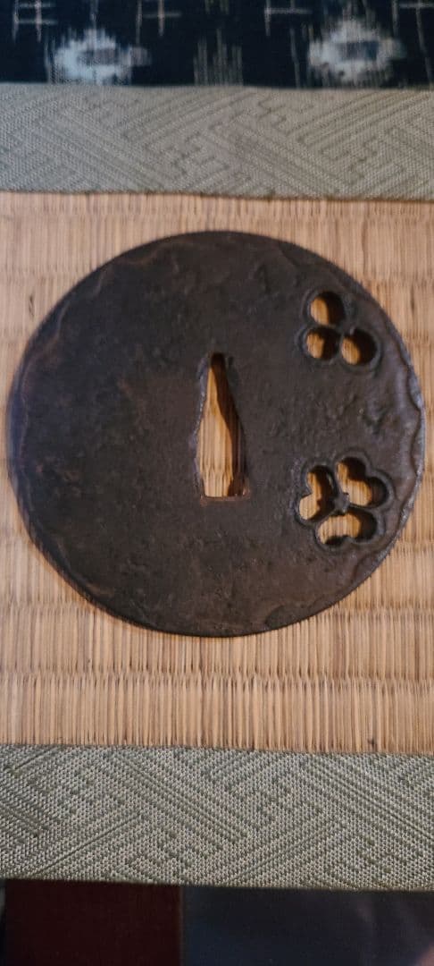 日本刀、刀の鍔、骨董、鉄鐔、美術品　刀匠鍔