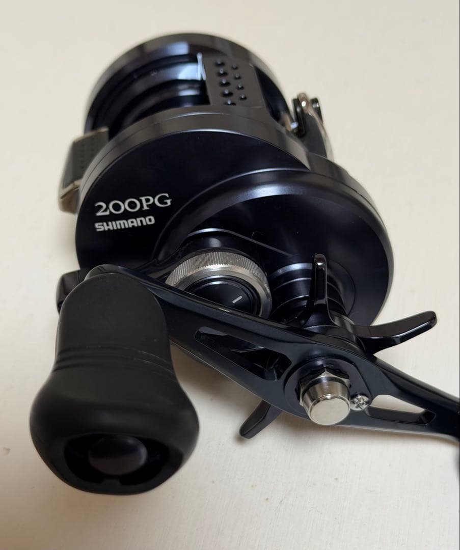 シマノ(SHIMANO) 20 オシアコンクエスト リミテッド 200PG(右)