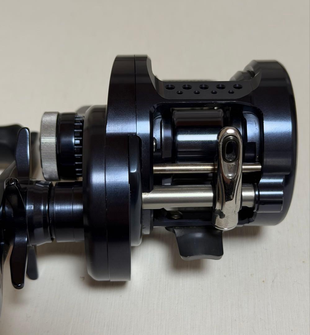 シマノ(SHIMANO) 20 オシアコンクエスト リミテッド 200PG(右)