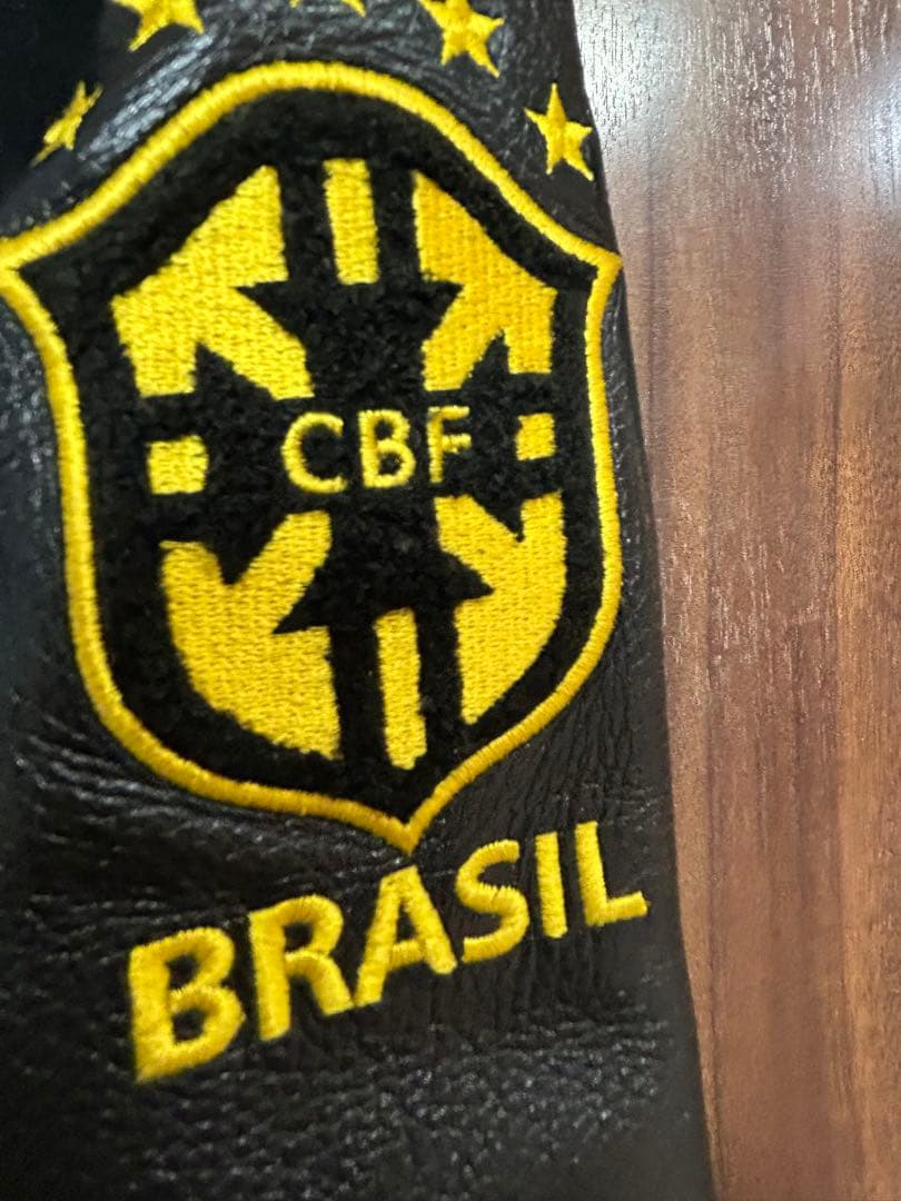 貴重❗️ブラジル代表　NIKE正規品・革ジャン（袖部分）・ブラック・Lサイズ