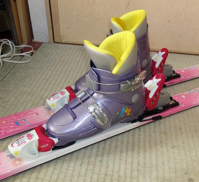女の子用　ジュニアスキーセット　板136cm ブーツ23cm ストック100cm