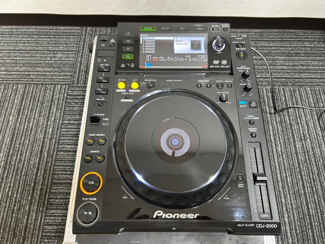 Pioneer CDJ-2000 (専用ケース付き) ①