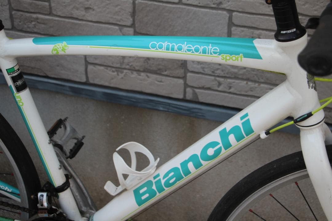 送料込み♪人気のビアンキ♪カメレオンテ♪SPORTS♪通勤通学など新生活に♪