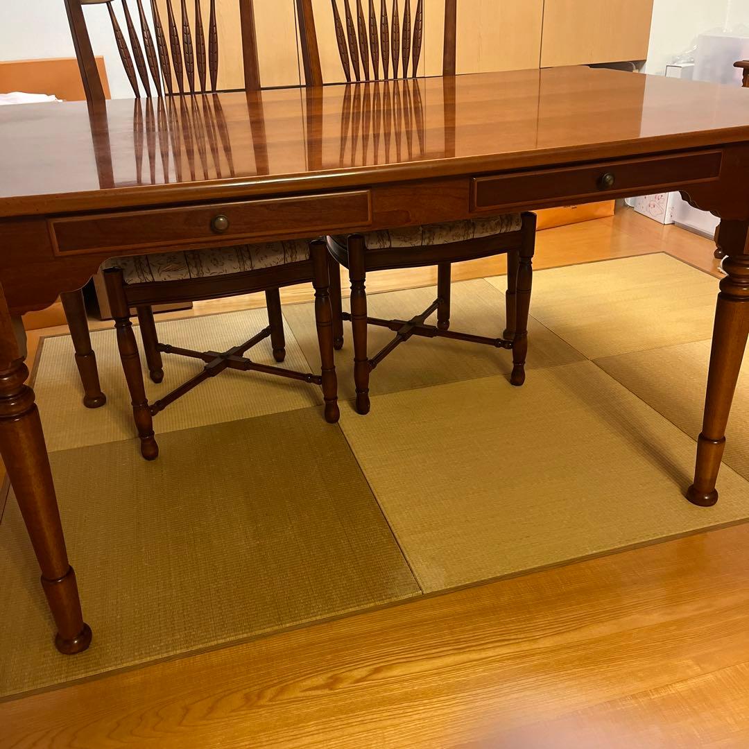 リンホーリン ダイニングテーブル