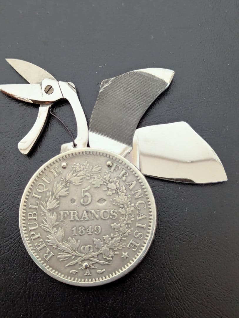 フランス銀貨ナイフ、ヤスリ、ハサミ付き