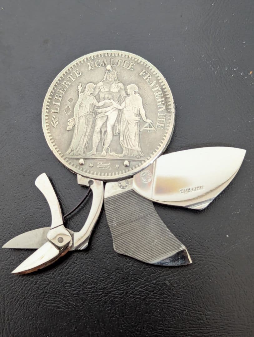 フランス銀貨ナイフ、ヤスリ、ハサミ付き