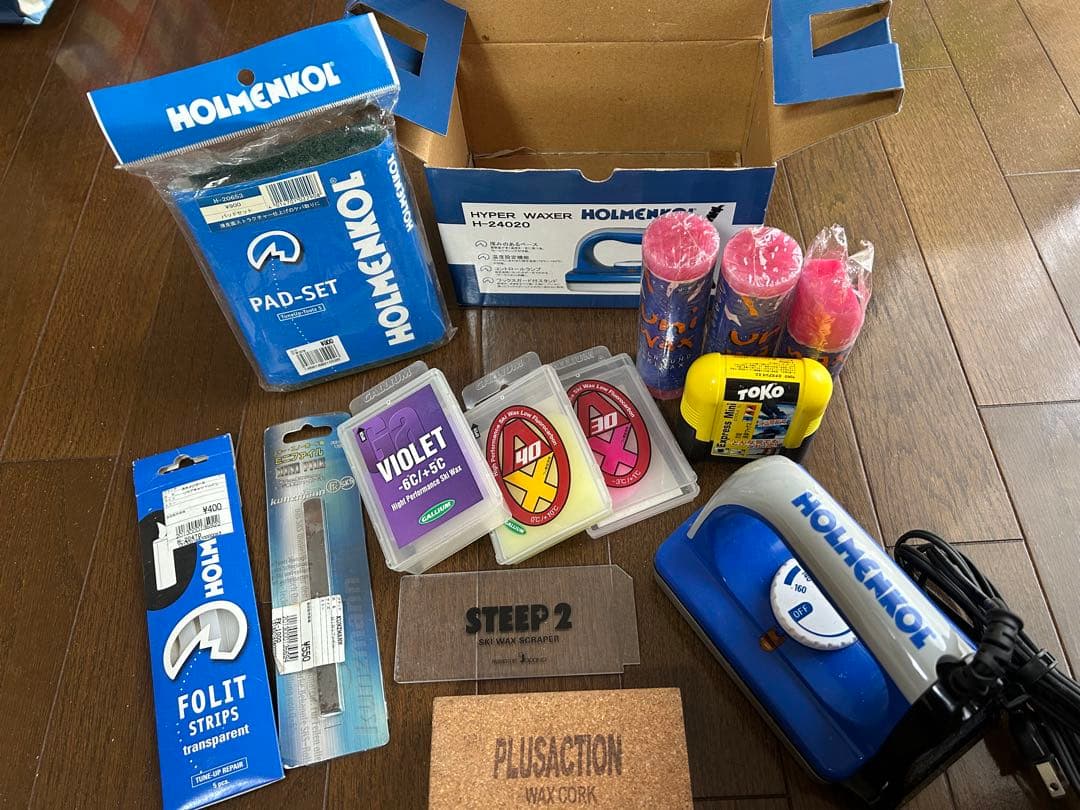 【超美品】HOLMENKOL スキー板メンテナンス用アイロンとおまけワックスなど