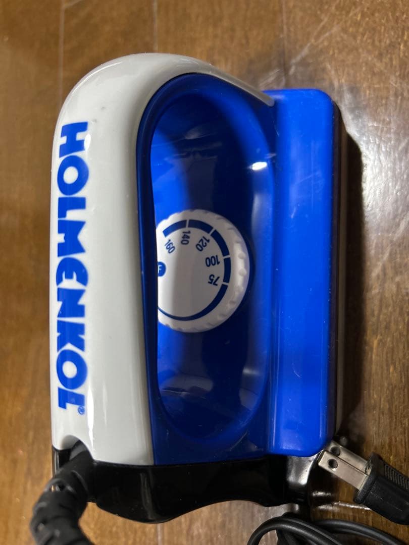 【超美品】HOLMENKOL スキー板メンテナンス用アイロンとおまけワックスなど