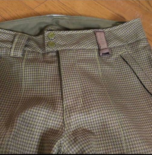 スノーボードウェア(女性用) ベージュ・カーキチェック茶系