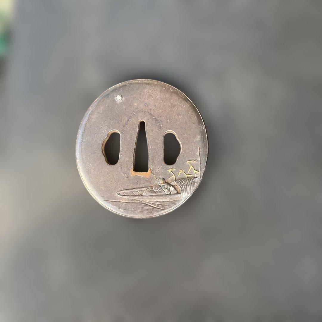 魚彫刻 金属製鍔 栄