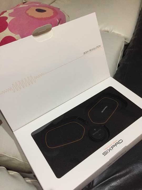 シックスパッド開封済み、使用済み