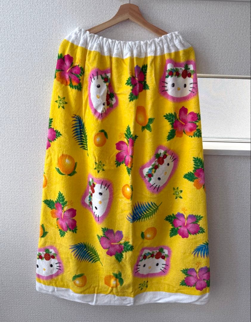 美品　サンリオ　ハローキティ⭐︎トロピカル⭐︎ フルーツ　ハイビスカス　ラップタオル