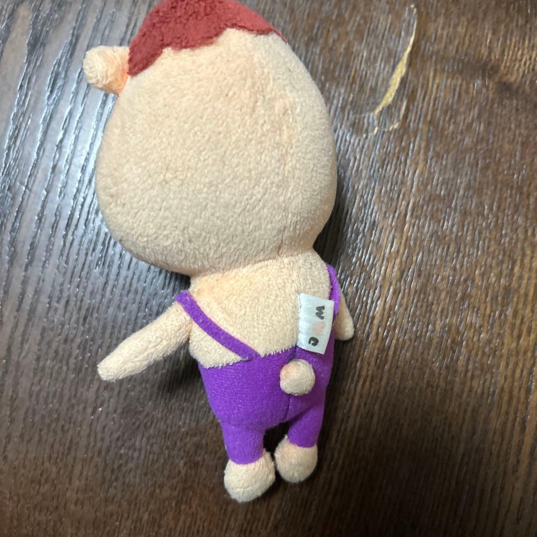 クマのぬいぐるみ 紫のオーバーオール