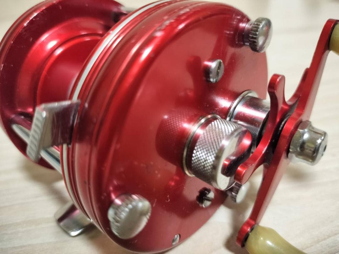 ◇アブガルシア　アンバサダー5000　ビンテージ　リール 　レッド