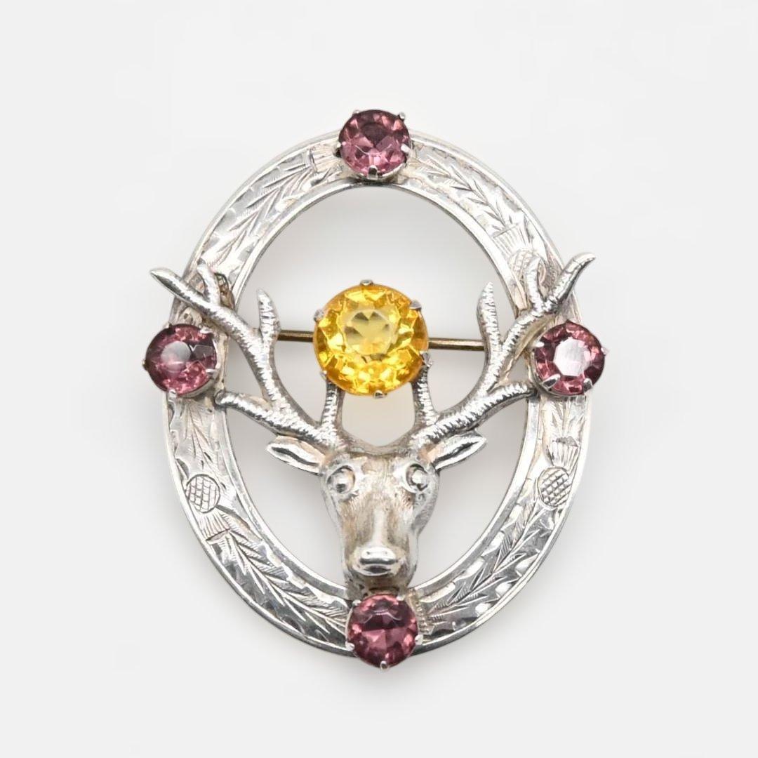 シカの頭の銀製ブローチ　スコットランド　s0922