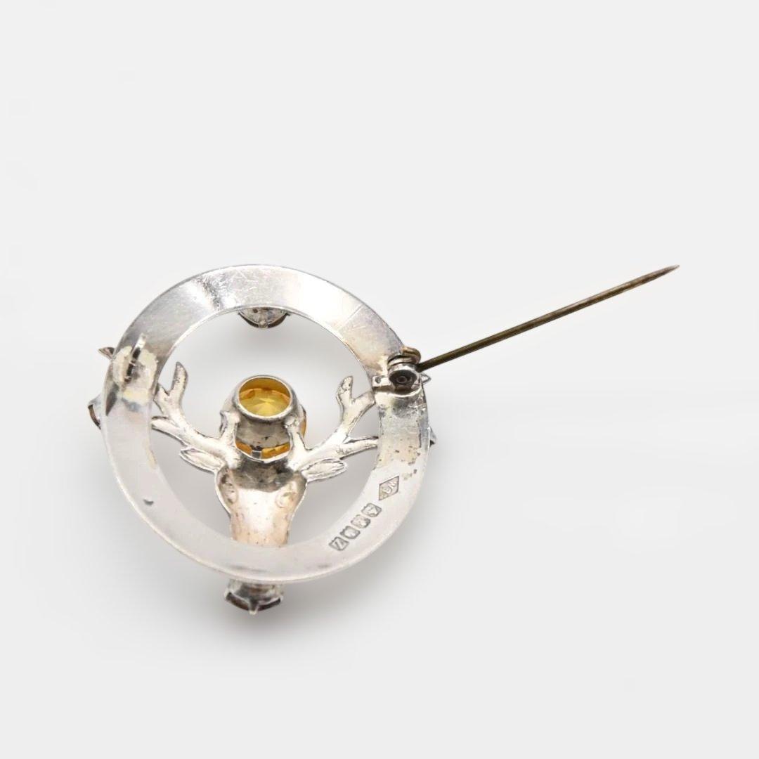 シカの頭の銀製ブローチ　スコットランド　s0922