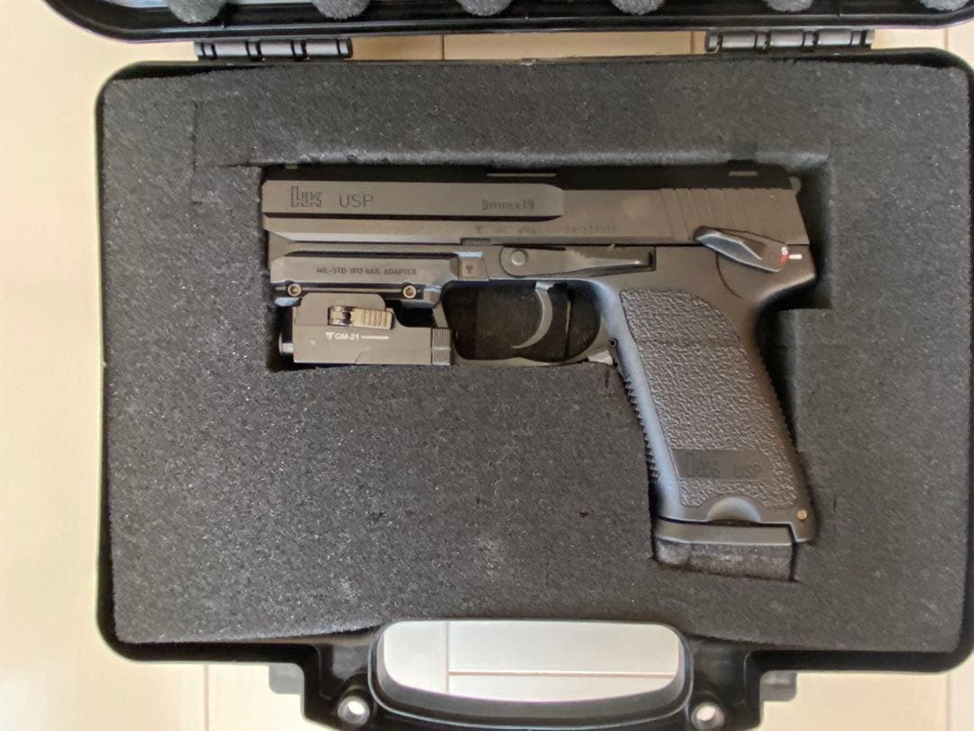 ハードケース付き　東京マルイ　HK USPライト付き