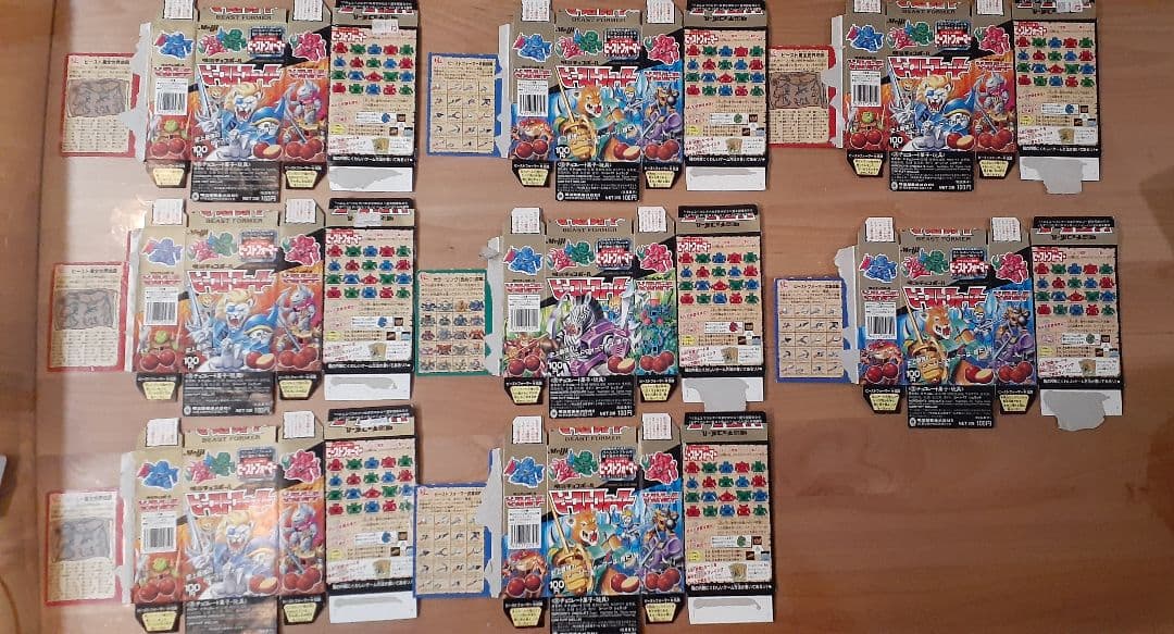 ビーストフォーマー　トランスフォーマー　チョコボール　空き箱　フィギュア10体