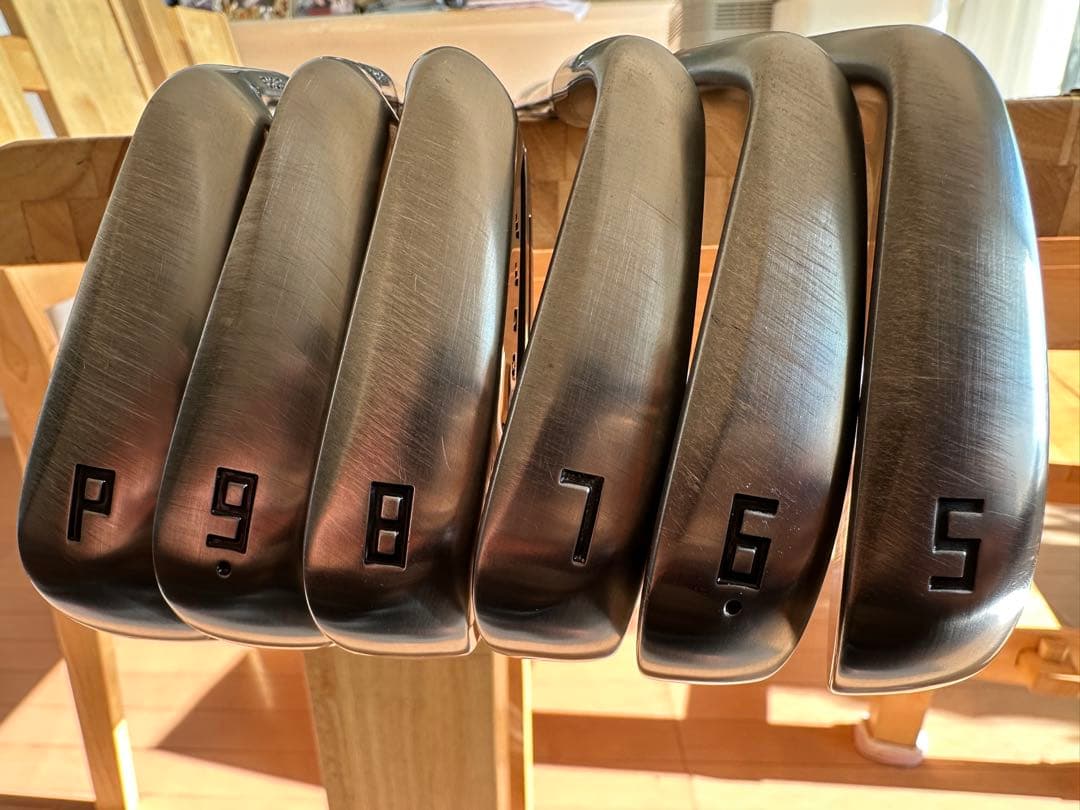 週末限定価格　早い者勝ち　矢野東監修　数量限定　オノフ　KUROアイアン　5〜Ｐ