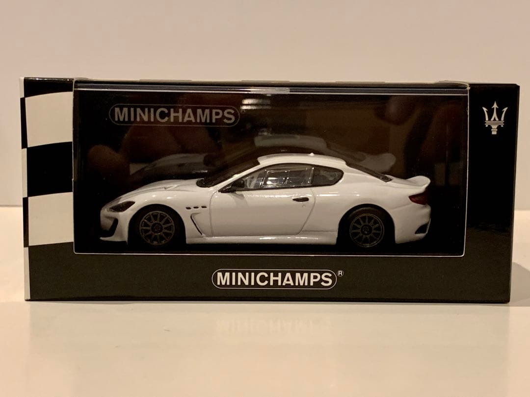 1/43 マセラティ グランツーリスモ MC GT4 2010 ホワイト
