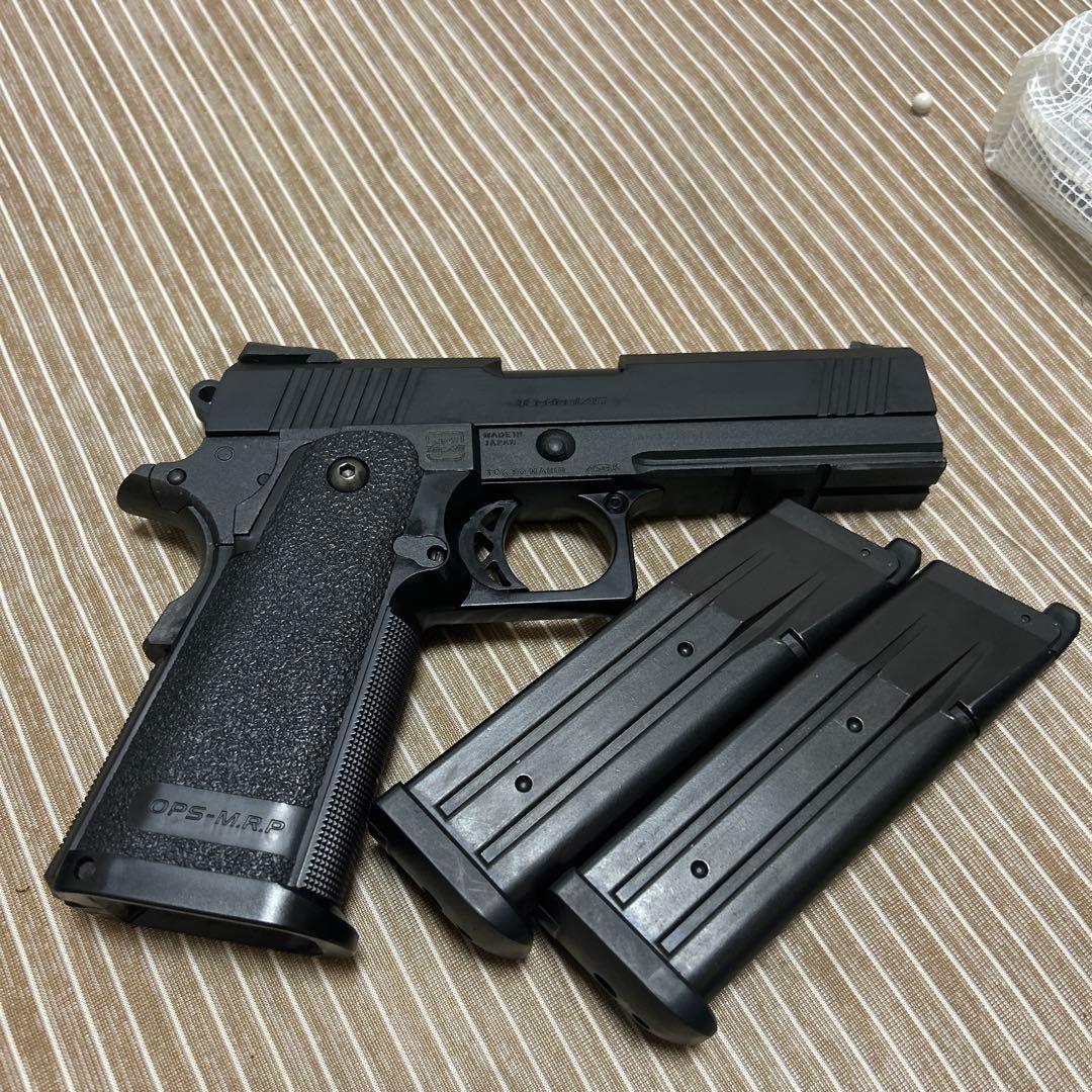 ハイキャパ4.3 予備マグ付き　専用ホルスター付き