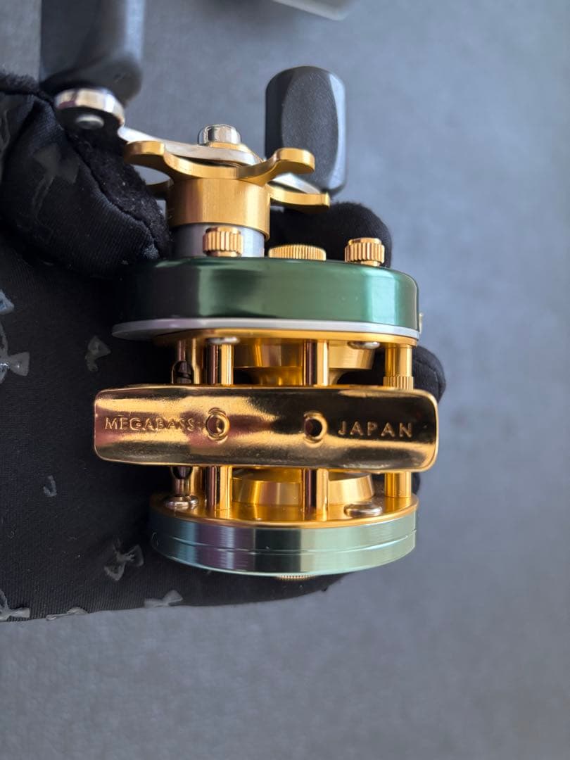 z*n様 megabass メガバス PAGAN ゴールド/グリーン