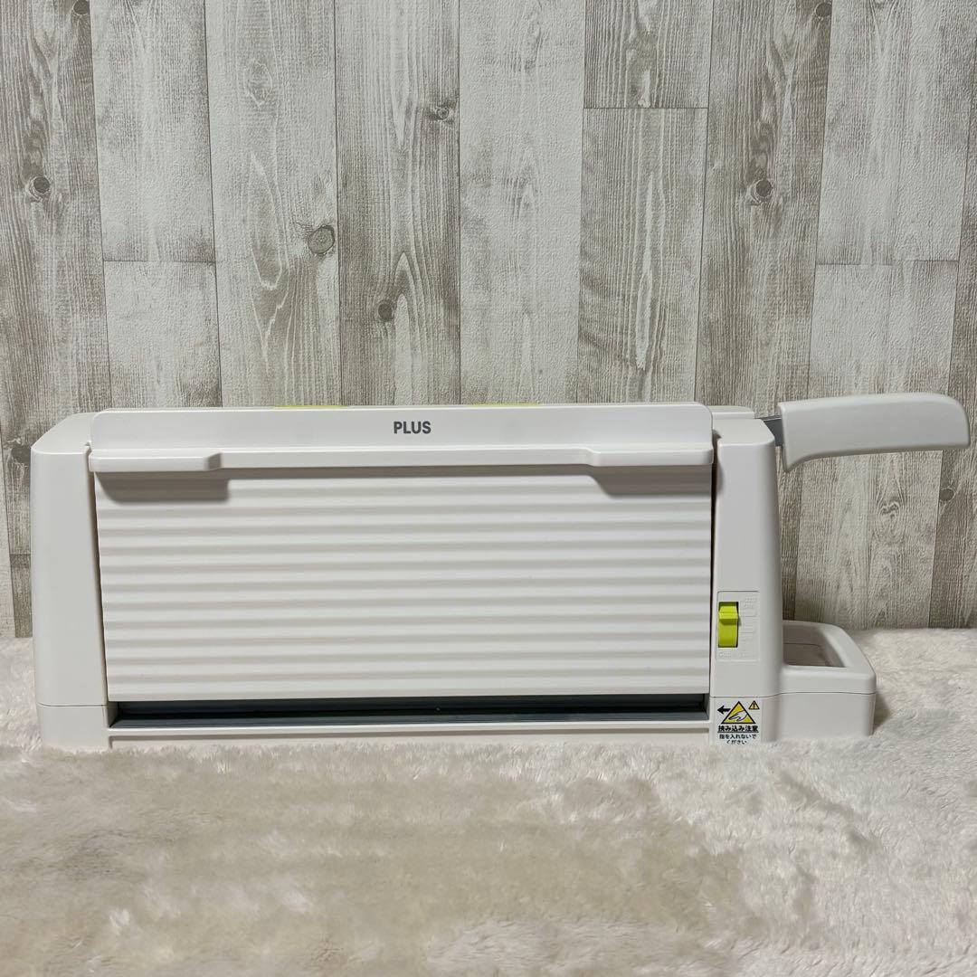 ⭐️美品⭐️PLUS コンパクト裁断機 PK-213