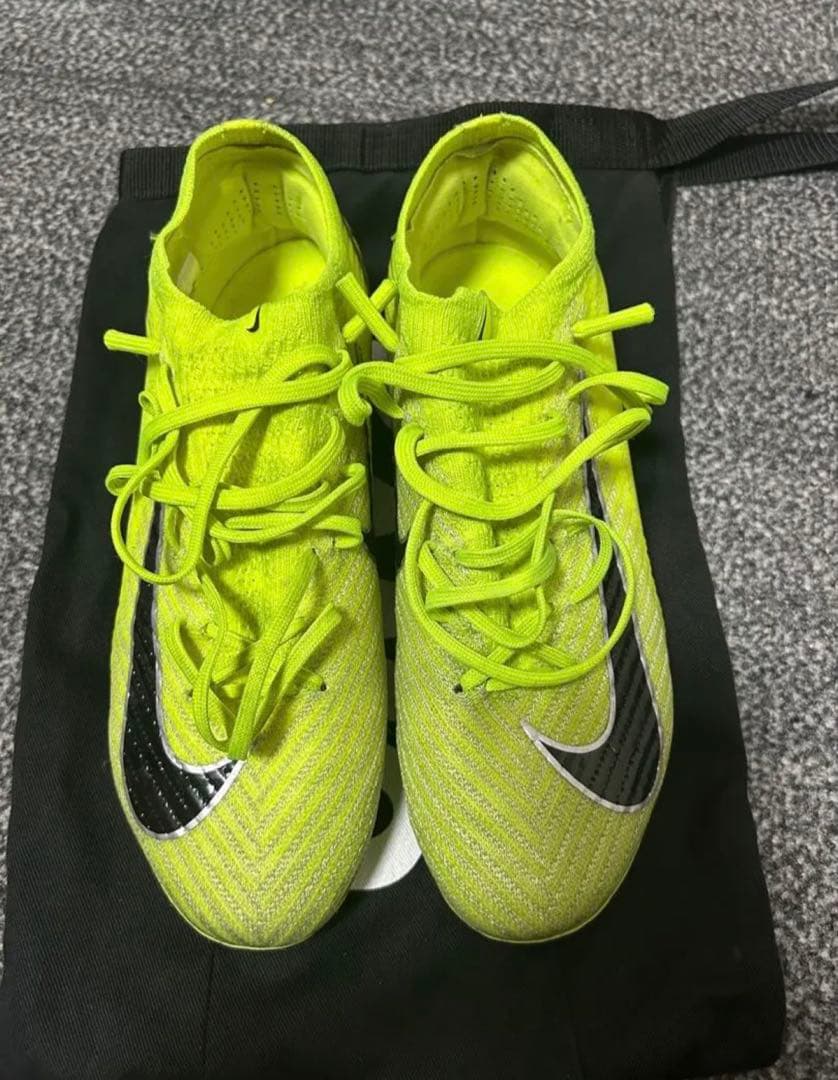 マーキュリアル ヴェイパー 16 AG 24cm