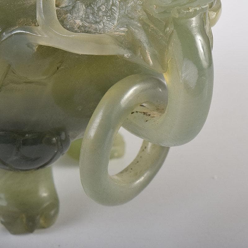 中国　玉石彫刻　雙耳活環　獅子鈕蓋爐　三足香炉　N　8052