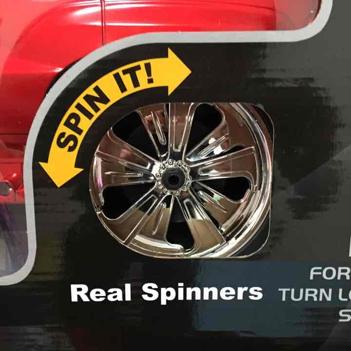 エスカレードラジコン