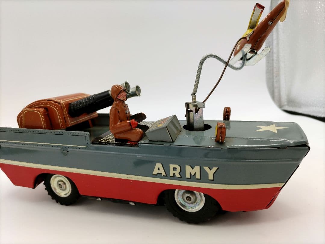 軍用水陸両用車「ARMY TRUCK 」ヘリコプター付 ブリキ製おもちゃ