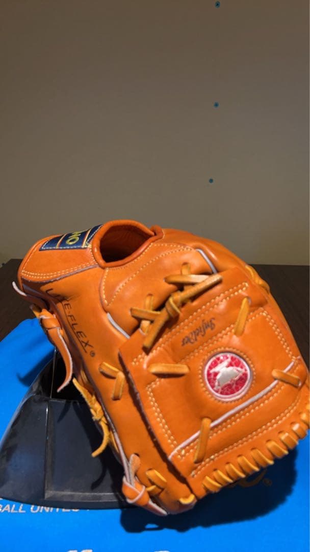 ミズノ ワールドウィン　赤カップ　硬式セカンド用