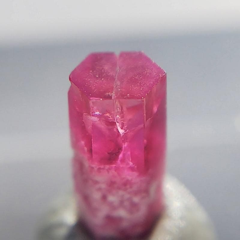 294 レッドベリル ビクスバイト レッドエメラルド 結晶 標本