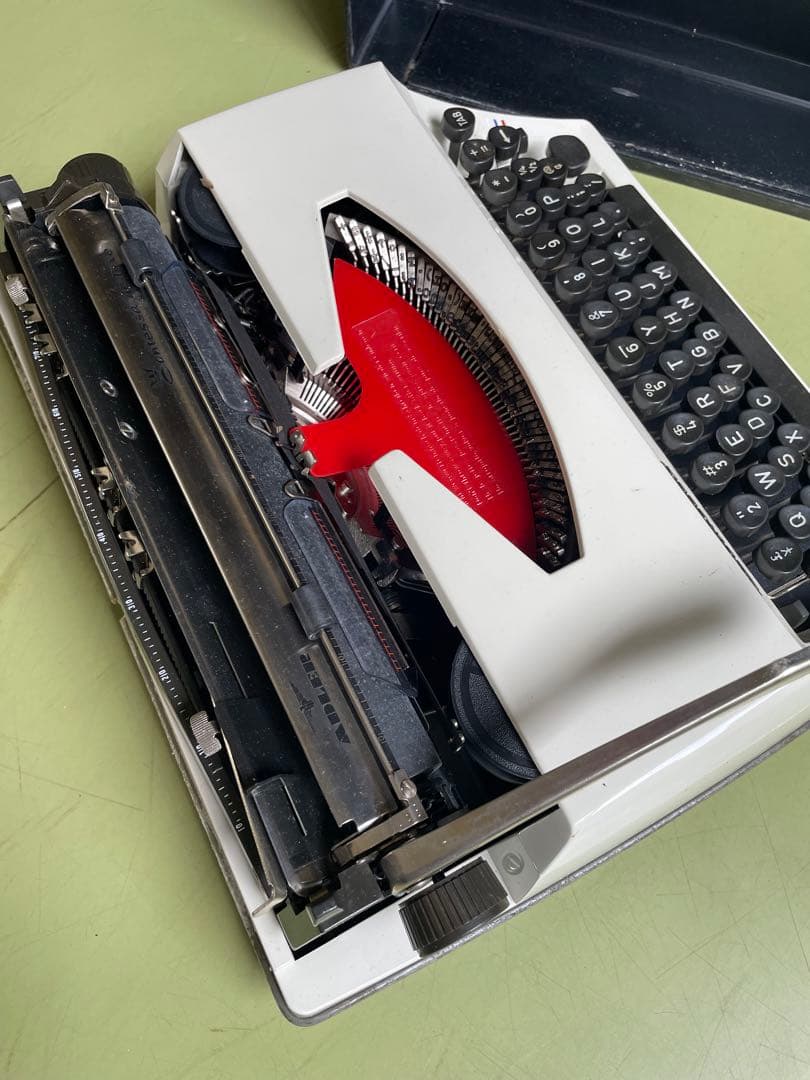 ADLER contessa de luxe タイプライター　オランダ製