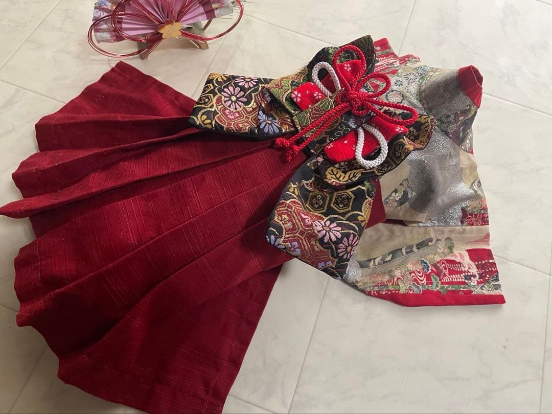 花　わんちゃんの可愛い袴の着物　オーダー作成　赤花結びと古典柄　２着