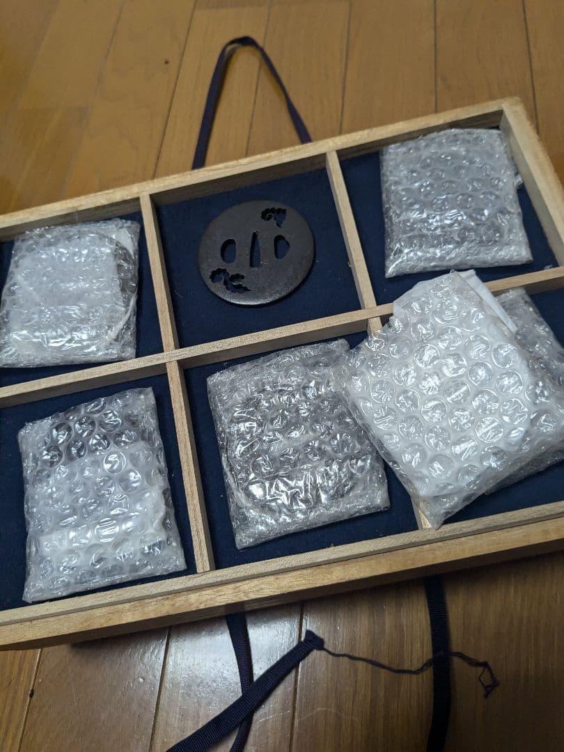 高級日本刀鍔！名前入り！雲？の透かし鍔！