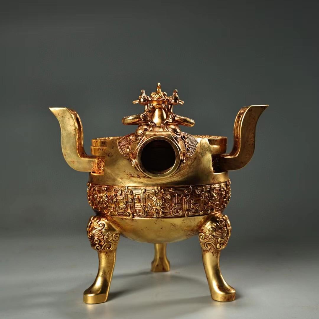 中国古美術・旧蔵鎏金獣面円鼎炉・純銅細密彫・純手作り・高浮彫・置物・茶道具・文房