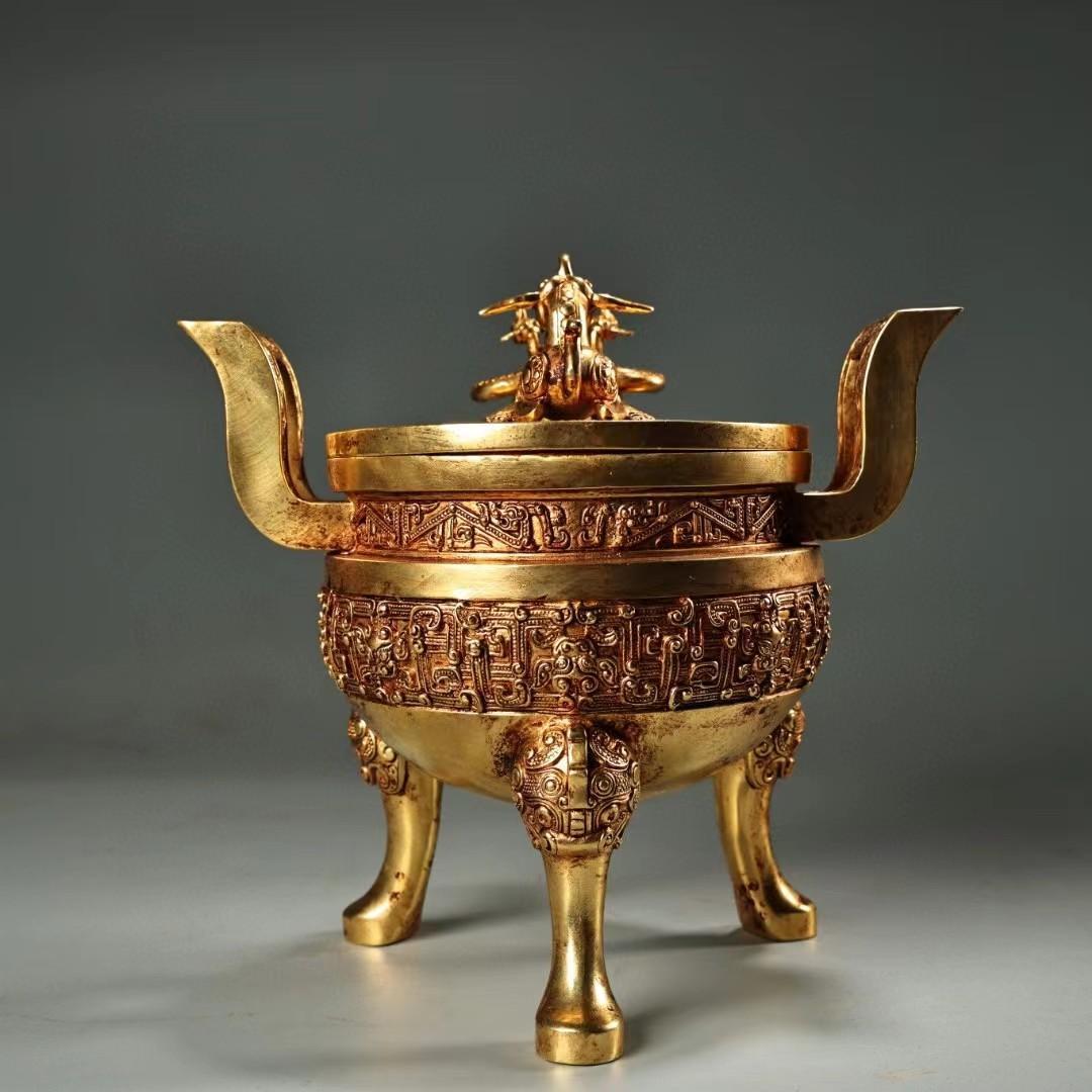 中国古美術・旧蔵鎏金獣面円鼎炉・純銅細密彫・純手作り・高浮彫・置物・茶道具・文房