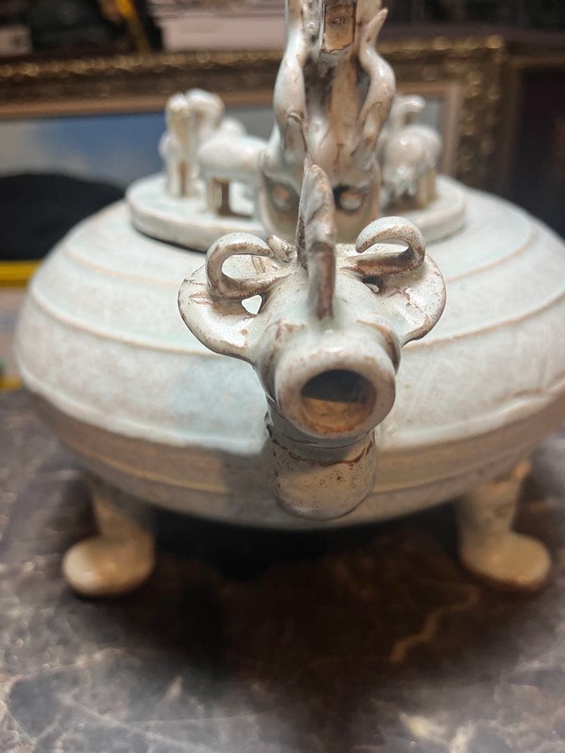 白磁香炉、獣形香炉、白磁獣形印文（はくじじゅうけいいんもんけい） 中国・景徳鎮製
